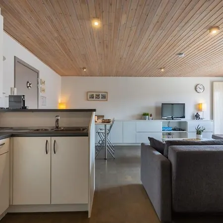 Huswell - Near The Beach With Terrace Lägenhet